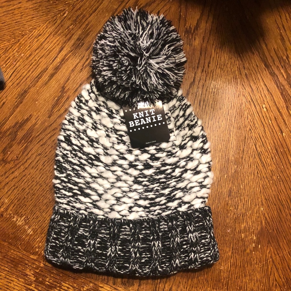 Express winter hat bundle - Picture 3 of 4